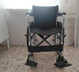 Кресло для перемещения инвалидов